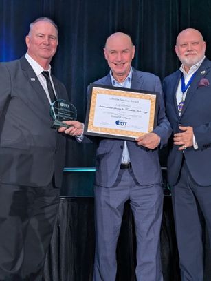 Pxl 20251029 030343967.portrait.original