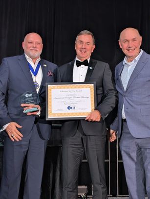 Pxl 20251029 030425560.portrait